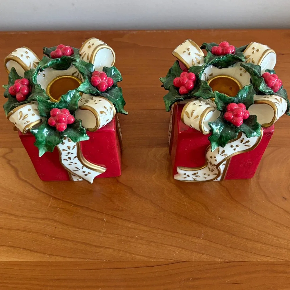 Vintage 2001 Avon Christmas‎ Gift Box Candle Holders Red Holly Berry Ceramic